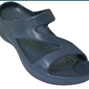 NWT Navy Dawgs! Size 8